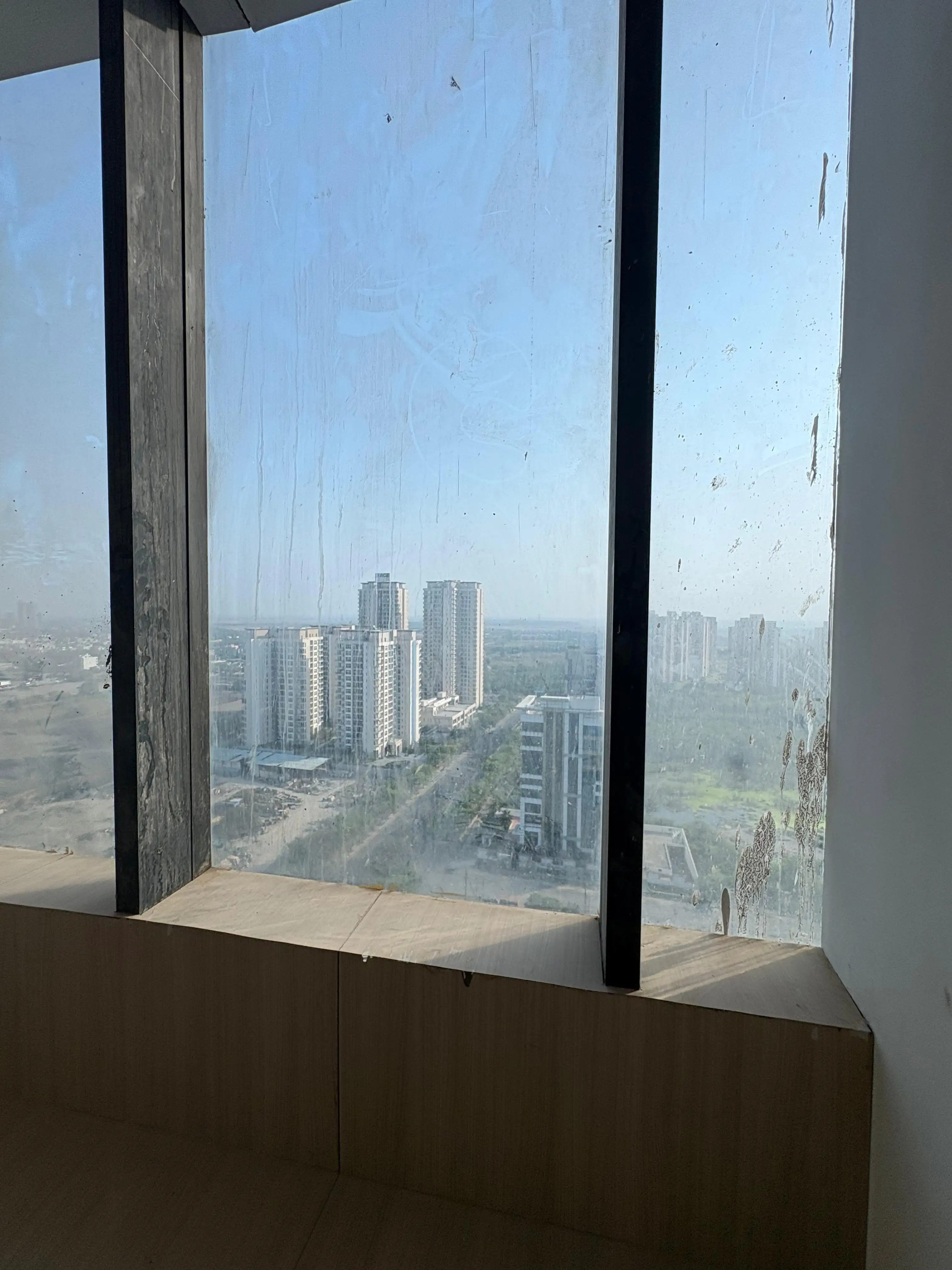 Presenting READY TO MOVE, LUXURY STUDIO APARTMENT/SOHO in a FULLY-FUNCTIONAL MALL, bang on Noida-Greater Noida Expressway Interior View - Commercial in NOIDA