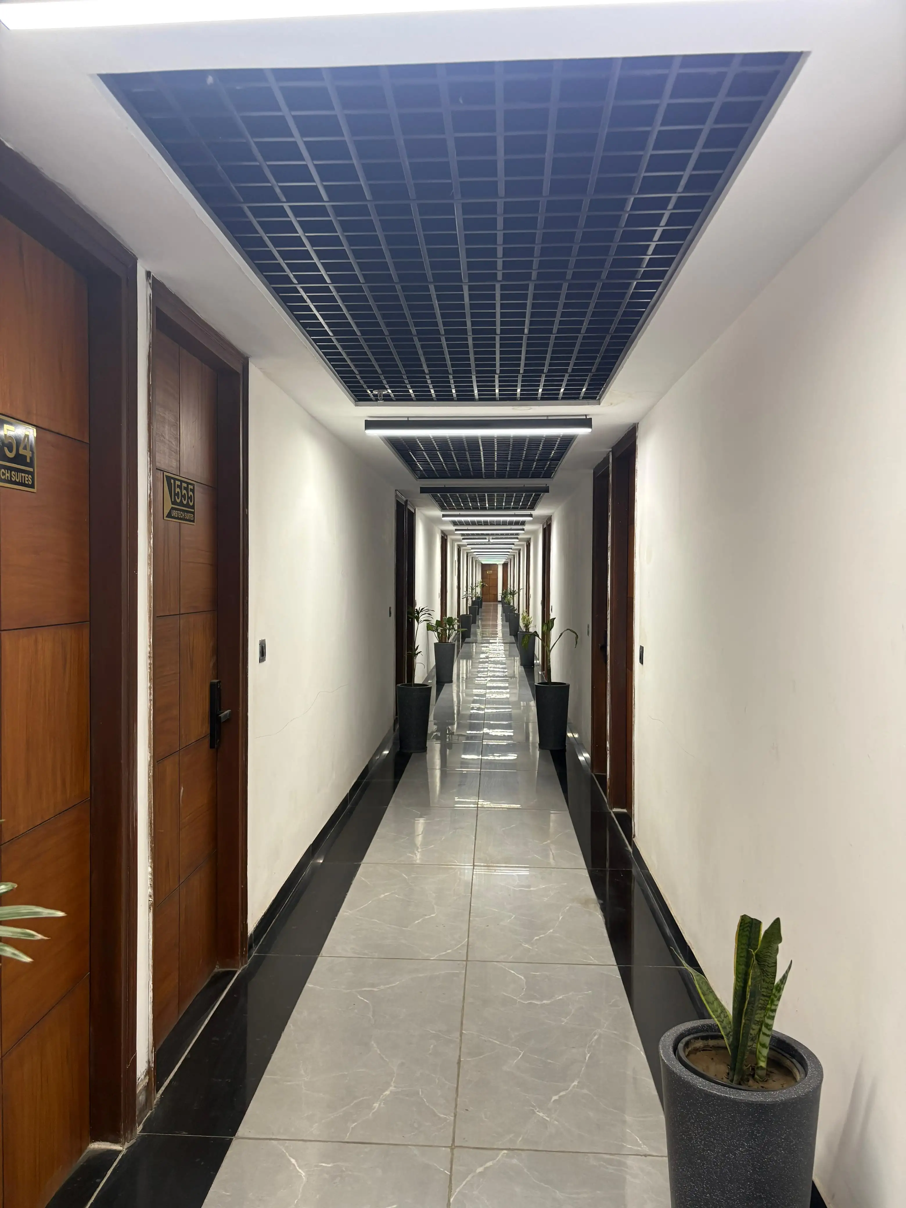 Presenting READY TO MOVE, LUXURY STUDIO APARTMENT/SOHO in a FULLY-FUNCTIONAL MALL, bang on Noida-Greater Noida Expressway Interior View - Commercial in NOIDA